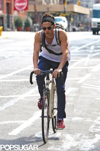 Penn Badgley showed off his arms during a bike ride in NYC in August 2012.
Penn Badgley showed off his arms during a bike ride in NYC in August 2012.