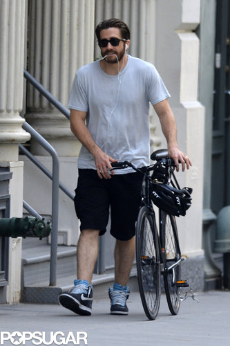Jake Gyllenhaal walked his wheels around NYC in June 2013.
Jake Gyllenhaal walked his wheels around NYC in June 2013.