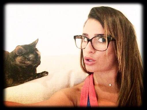 Lea Michele shared this photo of herself with her beloved cat, Sheila.
Source: Instagram user msleamichele
Lea Michele shared this photo of herself with her beloved cat, Sheila.
Source: Instagram user msleamichele