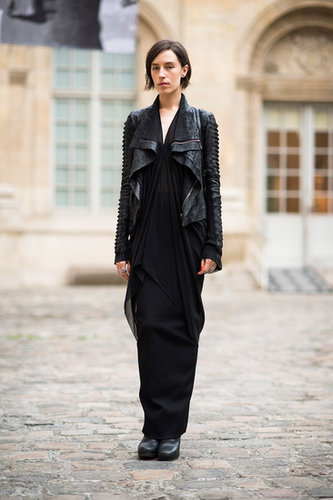 More proof that all black looks perpetually chic.
More proof that all black looks perpetually chic.