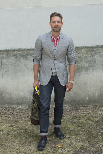 Let a bold shirt take the backseat by buttoning up your blazer.
Let a bold shirt take the backseat by buttoning up your blazer.