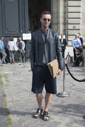 Men needn't wear trousers to feel formal. This gent's crisp shorts felt almost office appropriate.
Men needn't wear trousers to feel formal. This gent's crisp shorts felt almost office appropriate.