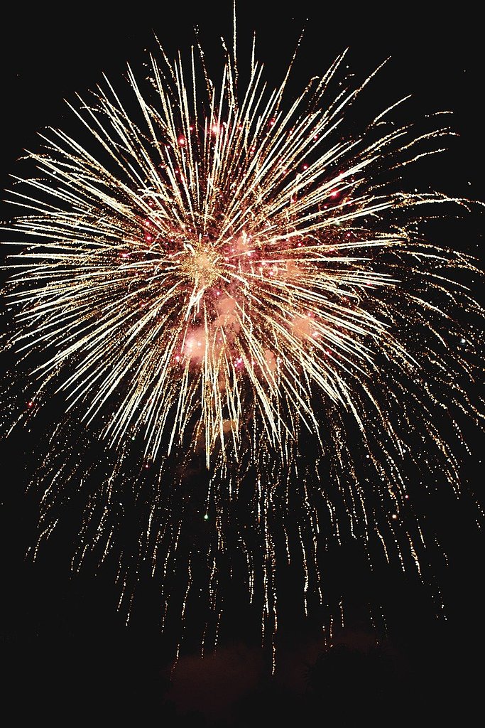 A Thai big day got a big bang of fireworks to top it off.
Photo by Alison Mayfield Photography Studio via Style Me Pretty
A Thai big day got a big bang of fireworks to top it off.
Photo by Alison Mayfield Photography Studio via Style Me Pretty