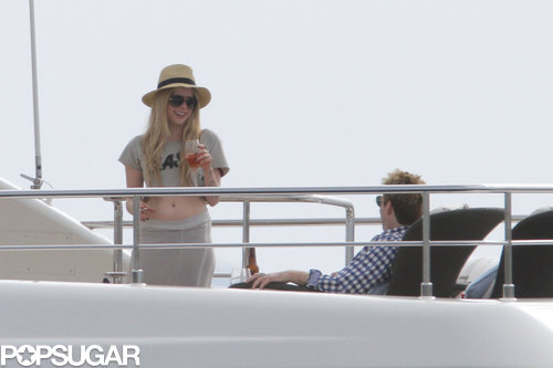 Avril Lavigne and her husband Chad Kroeger relaxed on a yacht before their wedding.
Avril Lavigne and her husband Chad Kroeger relaxed on a yacht before their wedding.