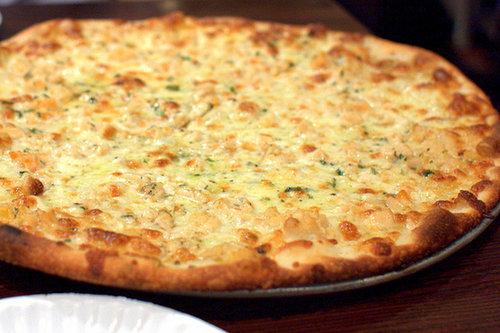 Connecticut: New Haven-Style White Clam "Apizza" Connecticut: New Haven-Style White Clam "Apizza"