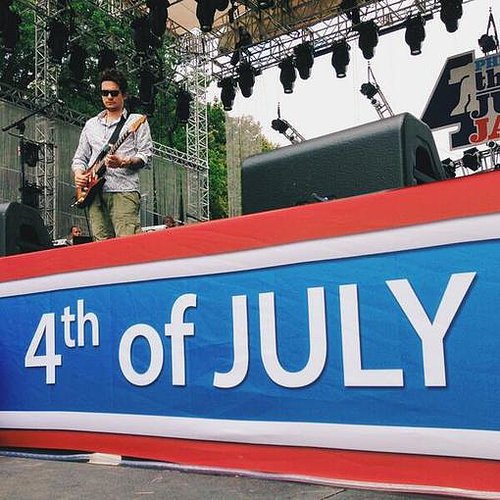 John Mayer tuned up for an Independence Day concert in Philadelphia, PA.
Source: Twitter user JohnMayer
John Mayer tuned up for an Independence Day concert in Philadelphia, PA.
Source: Twitter user JohnMayer