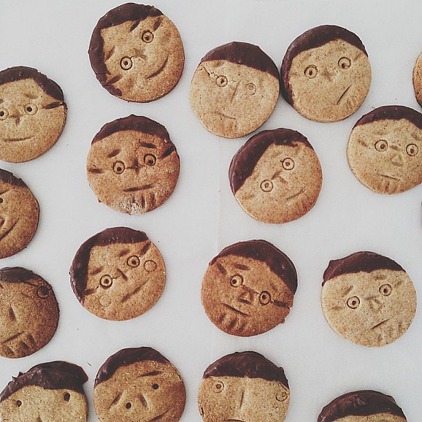 Cookies with faces and hair made from chocolate — where can we get a batch of these?
Source: Instagram user monchouchou
Cookies with faces and hair made from chocolate — where can we get a batch of these?
Source: Instagram user monchouchou