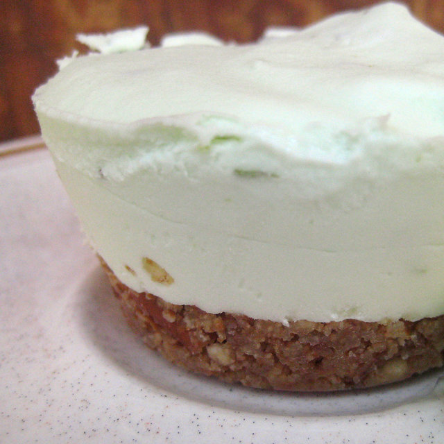 Cool and Creamy Frozen Mojito Cakes Cool and Creamy Frozen Mojito Cakes