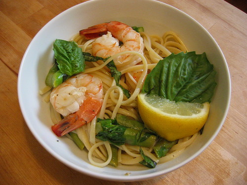 Linguine With Shrimp, Asparagus, & Basil Linguine With Shrimp, Asparagus, & Basil