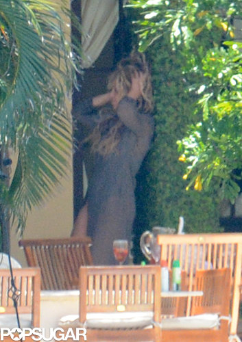 Exclusive: Beyoncé and Blue Ivy Relax Poolside in Miami! Exclusive: Beyoncé and Blue Ivy Relax Poolside in Miami!
