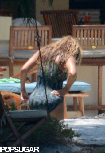 Exclusive: Beyoncé and Blue Ivy Relax Poolside in Miami! Exclusive: Beyoncé and Blue Ivy Relax Poolside in Miami!