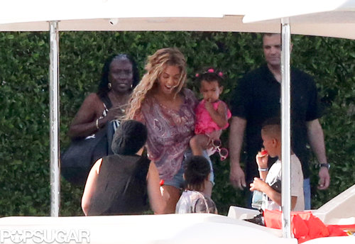 Exclusive: Beyoncé and Blue Ivy Relax Poolside in Miami! Exclusive: Beyoncé and Blue Ivy Relax Poolside in Miami!