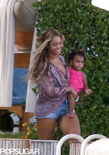 Exclusive: Beyoncé and Blue Ivy Relax Poolside in Miami! Exclusive: Beyoncé and Blue Ivy Relax Poolside in Miami!