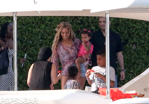 Beyoncé Knowles smiled while holding Blue Carter in Miami.
Beyoncé Knowles smiled while holding Blue Carter in Miami.