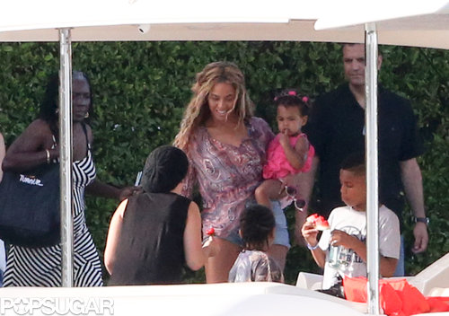 Exclusive: Beyoncé and Blue Ivy Relax Poolside in Miami! Exclusive: Beyoncé and Blue Ivy Relax Poolside in Miami!