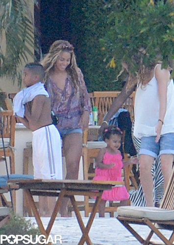 Exclusive: Beyoncé and Blue Ivy Relax Poolside in Miami! Exclusive: Beyoncé and Blue Ivy Relax Poolside in Miami!