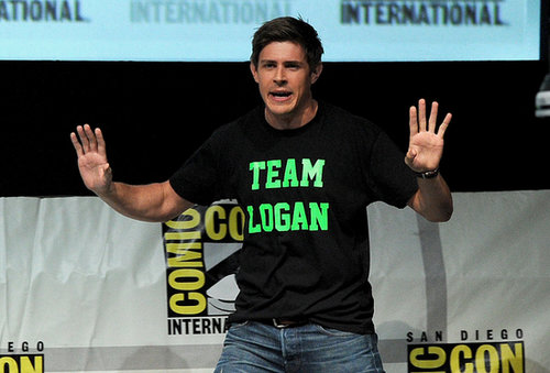 Chris Lowell wore a silly t-shirt to the Veronica Mars Q&A on Friday.
Chris Lowell wore a silly t-shirt to the Veronica Mars Q&A on Friday.