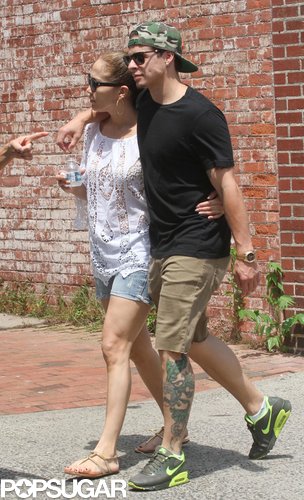 Jennifer Lopez and Casper Smart Heat Up the Hamptons With Hugs Jennifer Lopez and Casper Smart Heat Up the Hamptons With Hugs