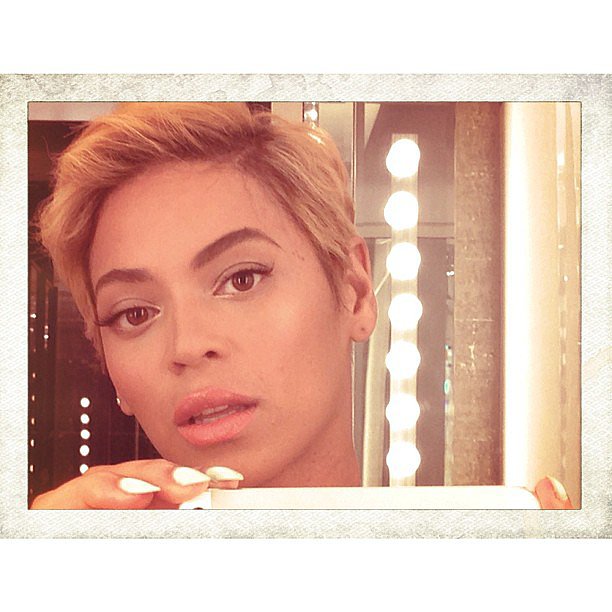 A new member of the pixie league, Beyoncé shocked everyone when she posted this photo of her new, shorter crop to her Instagram.
Source: Instagram user beyonce
A new member of the pixie league, Beyoncé shocked everyone when she posted this photo of her new, shorter crop to her Instagram.
Source: Instagram user beyonce