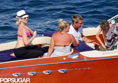 Gwen Stefani Stays Glam as Gavin Rossdale Goes Shirtless Gwen Stefani Stays Glam as Gavin Rossdale Goes Shirtless