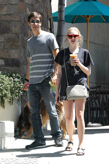 Amanda Seyfried and Justin Long took Amanda's dog for a walk together.
Amanda Seyfried and Justin Long took Amanda's dog for a walk together.