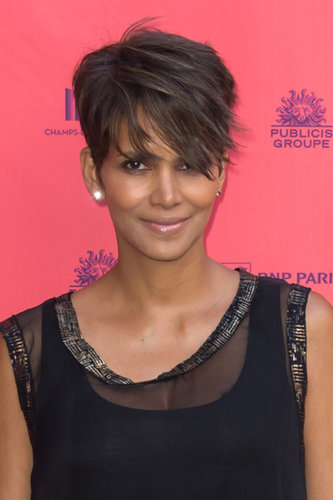 Another straight pixie cut, courtesy of Halle Berry.
Another straight pixie cut, courtesy of Halle Berry.