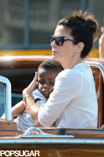 Sandra Bullock and George Clooney Cruise Into Venice Sandra Bullock and George Clooney Cruise Into Venice