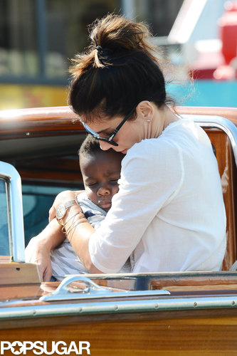Sandra Bullock and George Clooney Cruise Into Venice Sandra Bullock and George Clooney Cruise Into Venice
