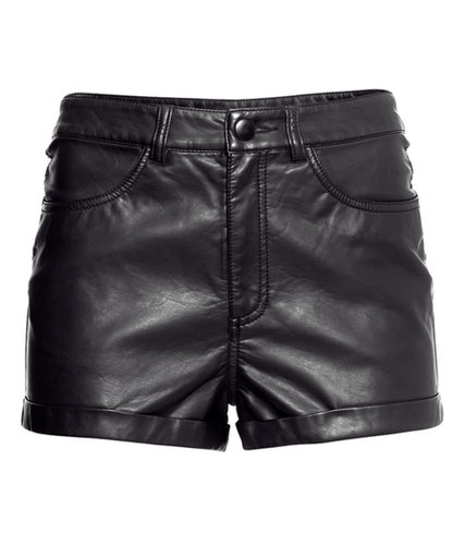One of the easiest ways to wear shorts this Fall is in leather — this H&M pair ($25) is practically begging to be worn with tights and booties!
One of the easiest ways to wear shorts this Fall is in leather — this H&M pair ($25) is practically begging to be worn with tights and booties!