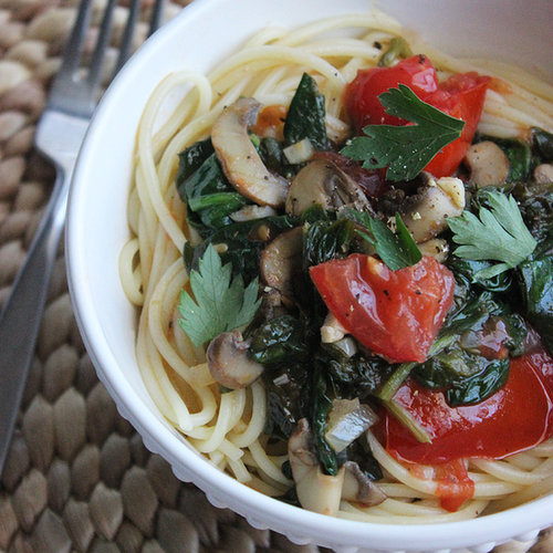 Spaghetti With Spinach in a White Wine Garlic Sauce Spaghetti With Spinach in a White Wine Garlic Sauce