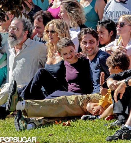 Sound the Shofar! Kate Hudson and Zach Braff Ring in the New Year Sound the Shofar! Kate Hudson and Zach Braff Ring in the New Year