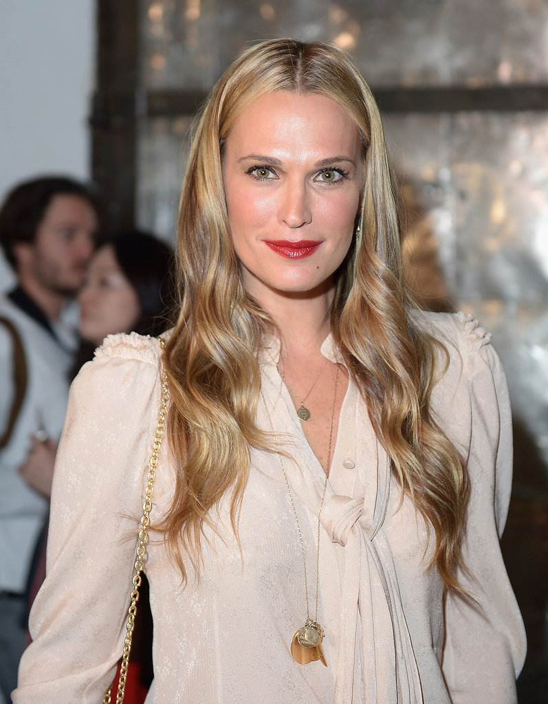 Molly Sims at Zac Posen Spring 2014.
Molly Sims at Zac Posen Spring 2014.