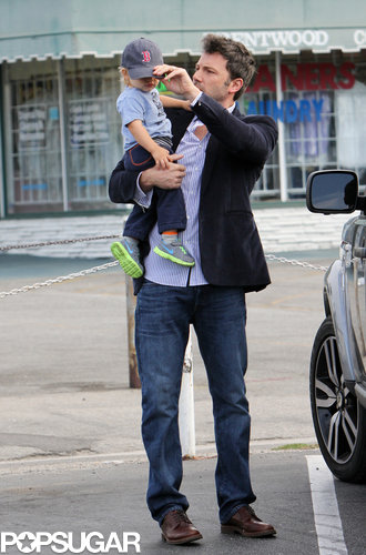 Ben Affleck Suits Up For Daddy Duty as Jennifer Garner Heads Home Ben Affleck Suits Up For Daddy Duty as Jennifer Garner Heads Home