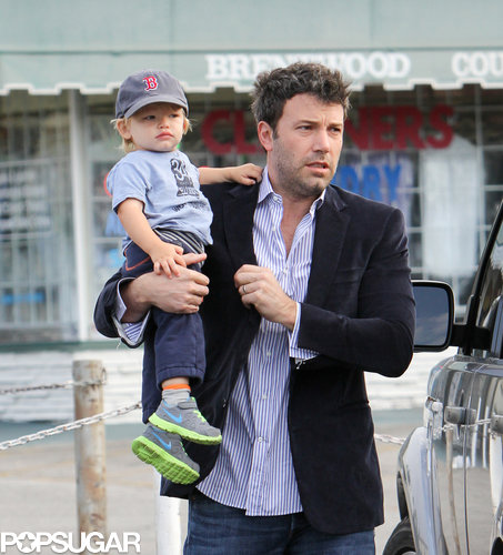 Ben Affleck Suits Up For Daddy Duty as Jennifer Garner Heads Home Ben Affleck Suits Up For Daddy Duty as Jennifer Garner Heads Home