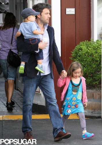 Ben Affleck Suits Up For Daddy Duty as Jennifer Garner Heads Home Ben Affleck Suits Up For Daddy Duty as Jennifer Garner Heads Home