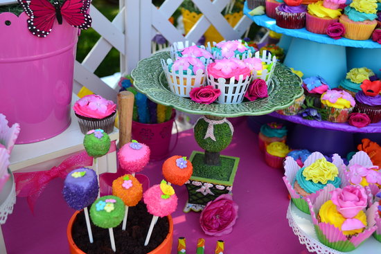 Girlie rainbow colors with a nod to gardening goodness was my inspiration.
Girlie rainbow colors with a nod to gardening goodness was my inspiration.
