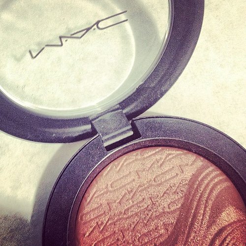 Want to know the secret to getting the look at Proenza Schouler? It's all about this MAC blush.
Want to know the secret to getting the look at Proenza Schouler? It's all about this MAC blush.