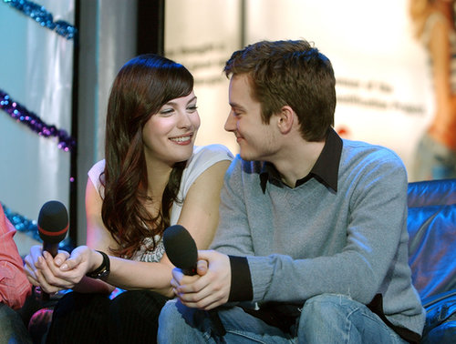 Lord of the RIngs castmates Liv Tyler and Elijah Wood shared a sweet moment on TRL in 2001.
Lord of the RIngs castmates Liv Tyler and Elijah Wood shared a sweet moment on TRL in 2001.