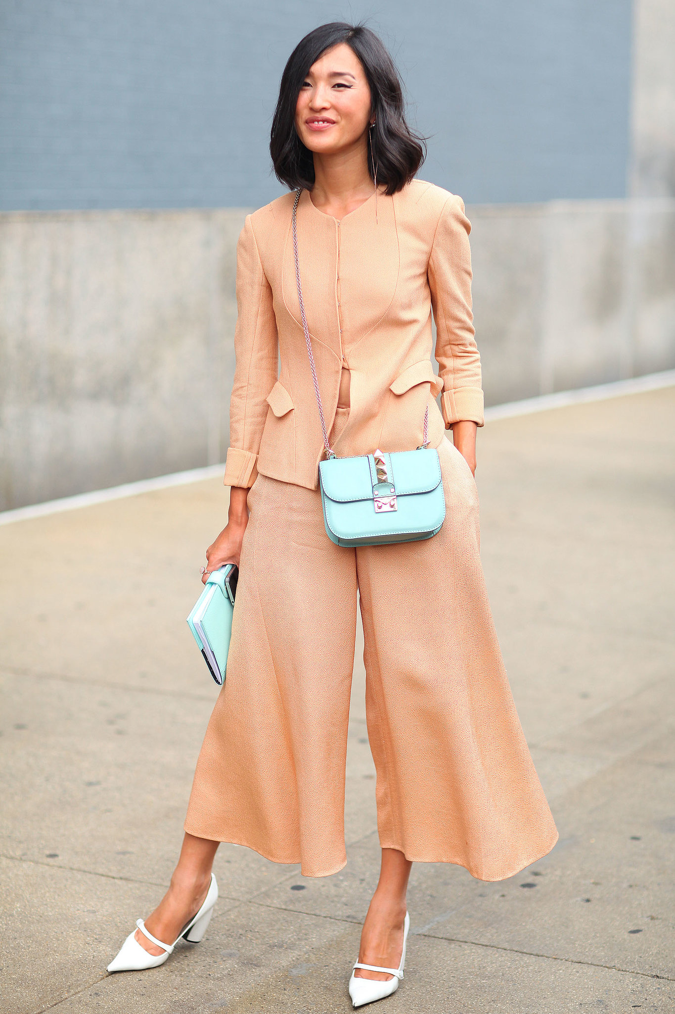 Nicole Warne looked completely lovely in pastels. 
