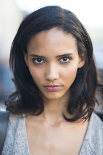 Spotted outside of Honor, this model's pink lips and hazy gray shadow paired perfectly with her blown-out bob.
Source: Le 21ème | Adam Katz Sinding
Spotted outside of Honor, this model's pink lips and hazy gray shadow paired perfectly with her blown-out bob.
Source: Le 21ème | Adam Katz Sinding