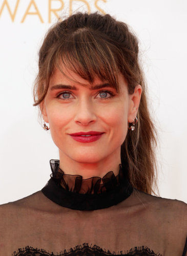 With such a high neckline, Amanda Peet's midheight ponytail was the ideal choice.
With such a high neckline, Amanda Peet's midheight ponytail was the ideal choice.