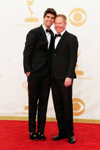 Modern Family's Jesse Tyler Ferguson posed with his husband, Justin Mikita, on the red carpet.
Modern Family's Jesse Tyler Ferguson posed with his husband, Justin Mikita, on the red carpet.