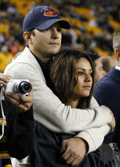 Ashton Kutcher and Mila Kunis cuddled up as the Chicago Bears played the Steelers in Pittsburgh on Sunday.
Ashton Kutcher and Mila Kunis cuddled up as the Chicago Bears played the Steelers in Pittsburgh on Sunday.