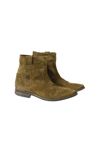 Suede Boots ($199)
Photo courtesy of H&M
Suede Boots ($199)
Photo courtesy of H&M