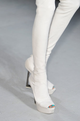 Gareth Pugh Spring 2014
Gareth Pugh Spring 2014
