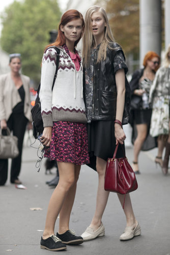 A model moment in easy day dresses.
A model moment in easy day dresses.