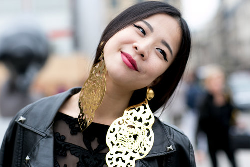 These earrings are all drama, drama, drama.
These earrings are all drama, drama, drama.