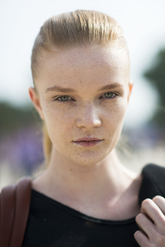 The best way to show off freckles? With a slicked-back ponytail, of course.
Source: Le 21ème | Adam Katz Sinding
The best way to show off freckles? With a slicked-back ponytail, of course.
Source: Le 21ème | Adam Katz Sinding