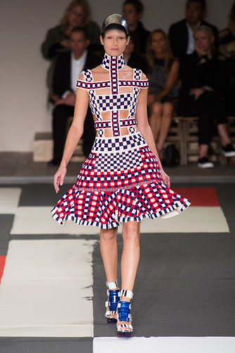 Alexander McQueen Spring 2014
Alexander McQueen Spring 2014