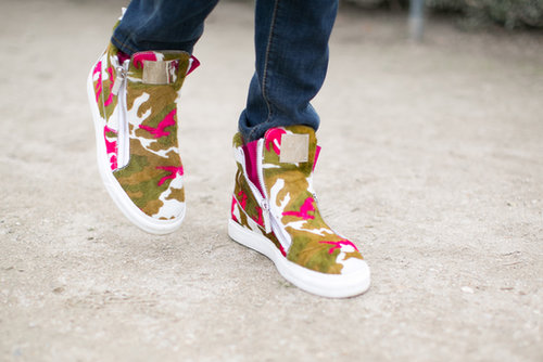 Camouflage kicks.
Camouflage kicks.